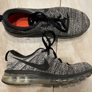 Nike Women Size 8 Flyknit Max